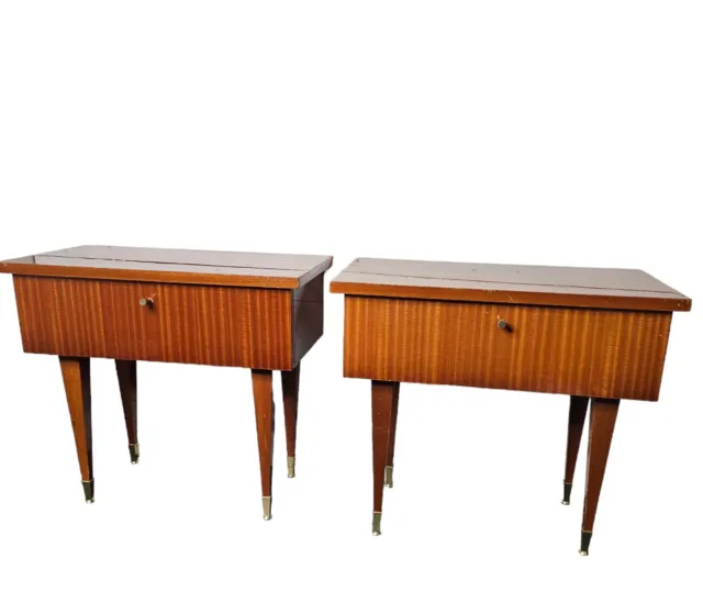Tables De Chevet En Formica Vintage  Des Années 60  (La Paire )