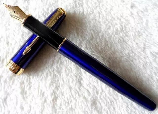 Excellent  Parker  Pen  Sonnet Series Blue/Gold Clip 0.5 Medium Nib Fountain Pen