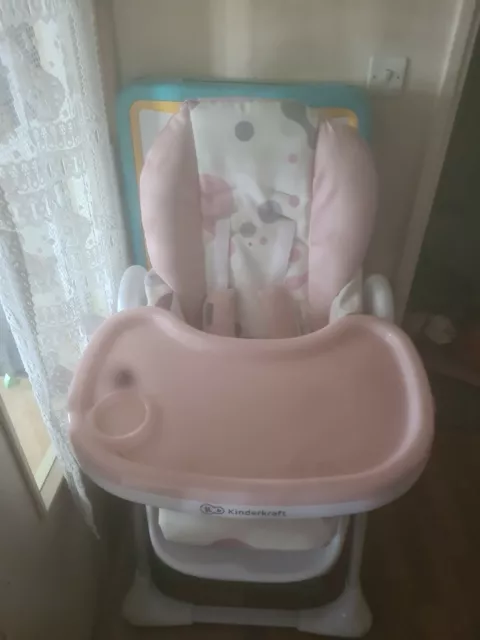 chaise haute de bébé