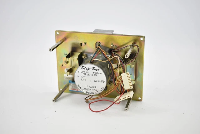 Sanyo Step-Syn Stepping 7.7V 0.7A 1.8°/step 103-770-2841 incl.2801-2