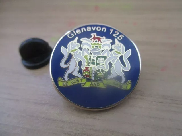 Vintage Glenavon 125 years  fc  Irish football badge