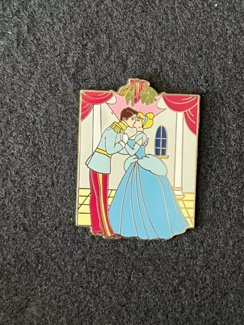 2007 Disneys Cinderella and Prince Charming "First Kiss" LE 250 Pin