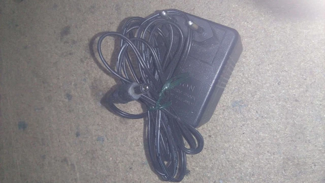 Alimentation Secteur NETGEAR MV12-Y20100-C5 - 12V 1A - Chargeur Pour équipement Réseau - Occasion