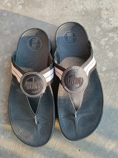 Fitflop Womens Sz 8 Black Leather Flip Flops Sandals Wedge Heel