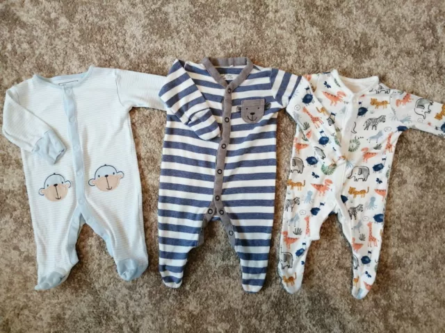 Grande pacchetto di abiti e vestiti per bambino ~ età 0-3 mesi 9