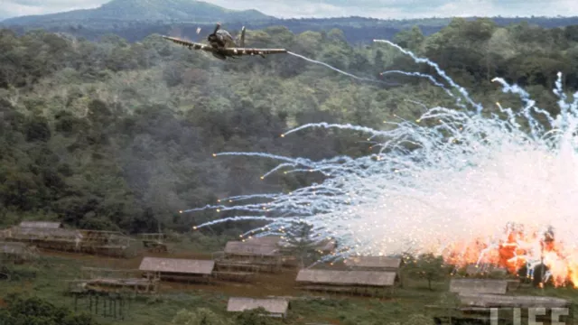 Vietnam Guerre Nam Era Épinglette : Douglas AC-47 Effrayant Close Air Support 3