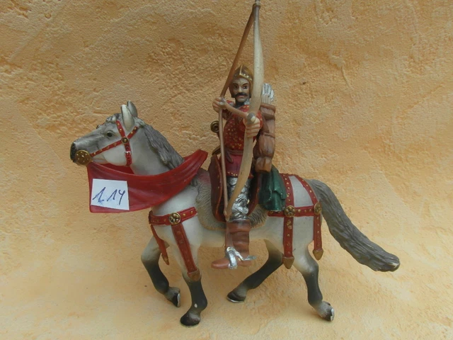 Osmanischer Bogenschütze Reitet Und Schießt Zu Pferd | Premium Foto