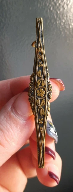 Broche Vintage Dorée Des Années 1960 - Bijou Ancien, Il Manque Un Strass