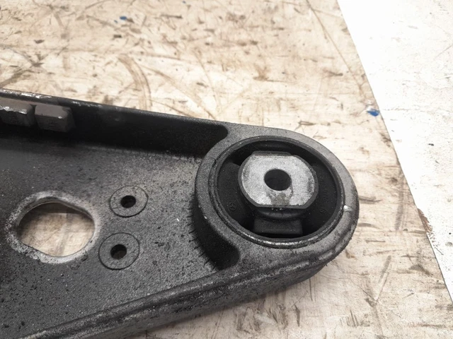 MERCEDES SL DIFFERENTIAL Mount R230 Sl500 Convertible A2303521806 £30. ...