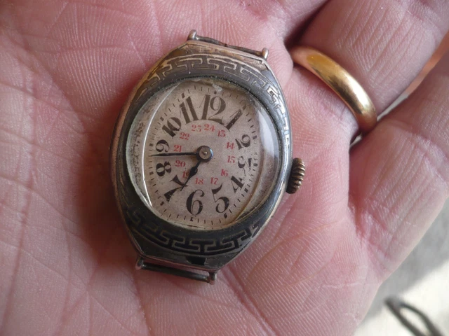 Montre Bracelet Art Déco Ancienne Mécanique - Ne Fonctionne Pas - Pour Collection Ou Réparation - État Vintage