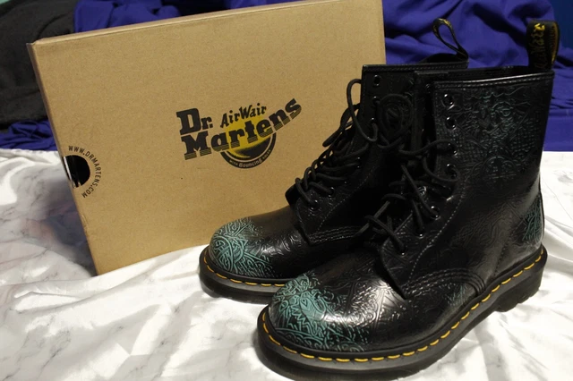 DR. MARTENS 1460 St. Patrick s Day green embossed ruboff 300.00