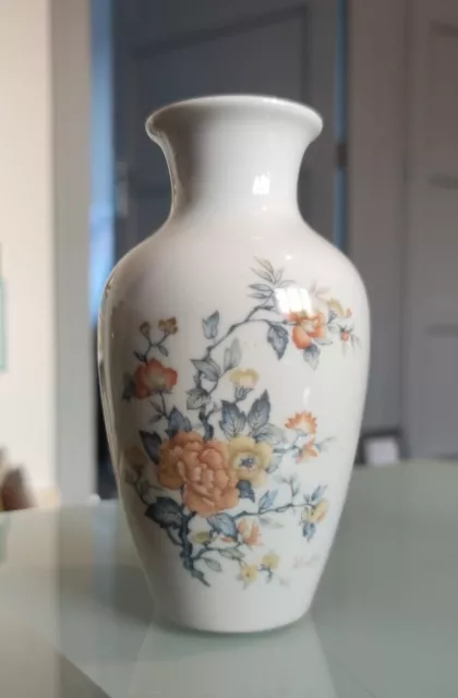 Petit Vase En Porcelaine Chinois