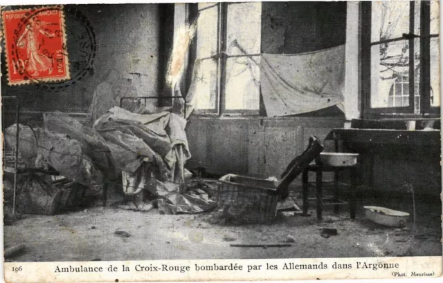 CPA Ambulance de la Croix Rouge bombardée par les Allemands (232152)
