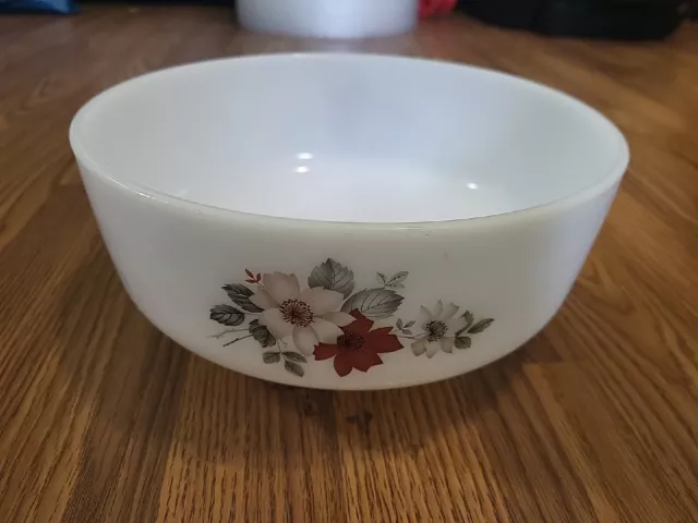 Vintage Federal Milk Glass Flower Nesting Mixing Bowl 9.5 inch Beautiful
