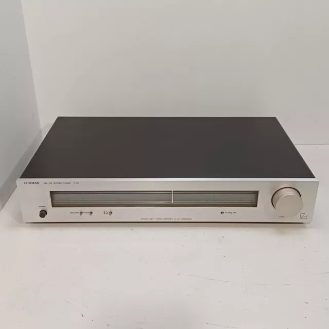 Luxman T-111 AM/FM Stereo Tuner TESTED Vintage Metal Front Lux Corp. High-End