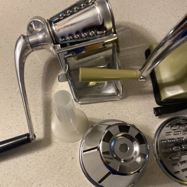 VINTAGE SEARS Meat Grinder Salad Maker, model 4975 avocado green See