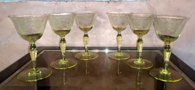 6 anciens verres à vin cristal vert chartreuse décor Gravé Val Saint Lambert ?