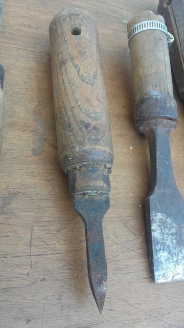 Outillage ancien 4 outils  Manche en bois 4