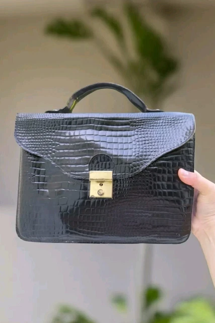 Sac à Main Vintage En Cuir Rigide – Forme Rétro, Marron, Occasion Mais Belle Préservation