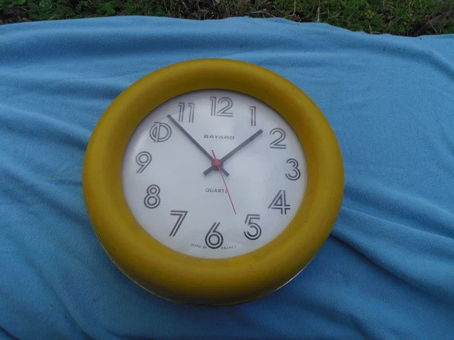 ancienne  Pendule Horloge BAYAR En Fer Vintage Année  60/ 70  fonctionne
