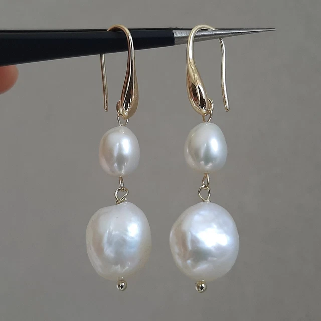 boucles d'oreilles dormeuses perles de culture blanches baroques plaqué or jaun