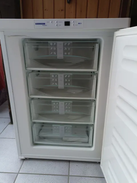 SILVERCREST Mini Gefrierschrank SMG 33A2 Leise Mini-Kühlschrank 33L Weiß  NEU OVP