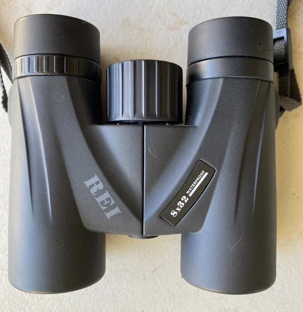 REI 8X32 WP binoculars Field Degree Waterproof W/ Strap And