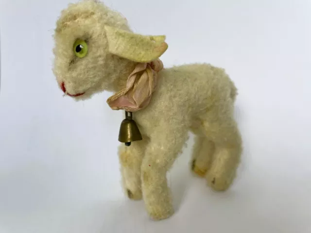 Steiff Lamm LAMBY mit Glocke 6514/04, Höhe ca. 10 cm, Länge ca. 12 cm