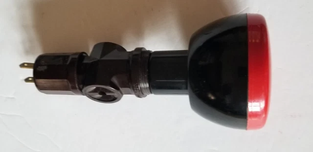 De colección Leviton Darkroom enchufe seguro de luz ámbar múltiples tomas de enchufe