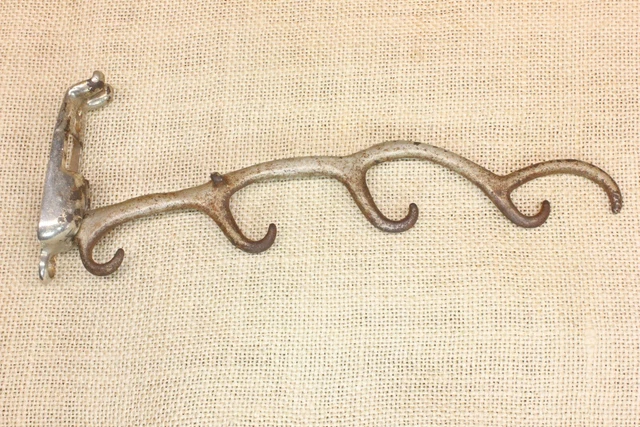 4 Coat Hooks Clothes Hanger Fold Up Arm Old Laundry Bath Vintage 1921 Patent