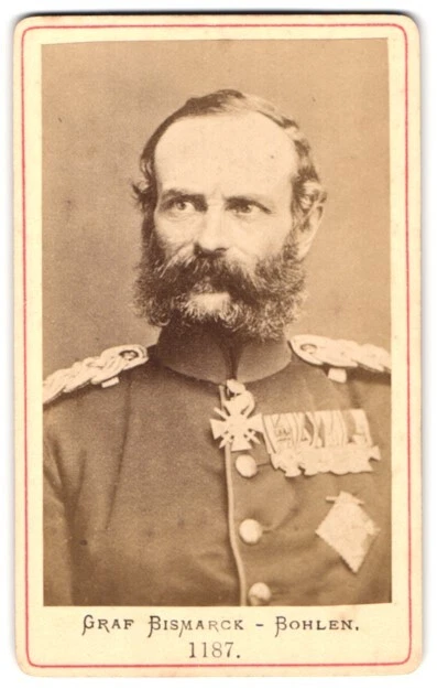 Fotografie Fotograf und Ort unbekannt, Portrait Graf Bismarck-Bohlen in Uniform