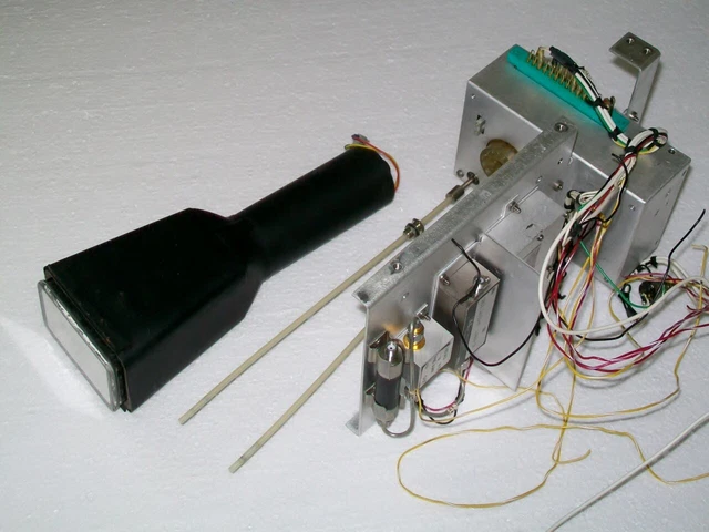Microtel 1295 Precision Attenuation Measurement Receiver CRT assembly spare part