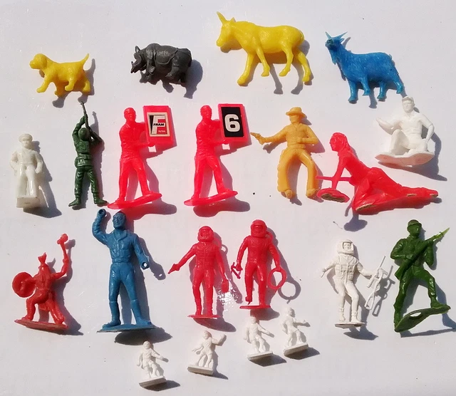 LARGE GROUP OF 28 Vintage Plastic Figures, 1950's 1960's 13.99 PicClick