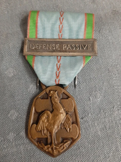 5.2B/06/2025 (REF25300) Médaille militaire DE LA GUERRE 39/45 WW2