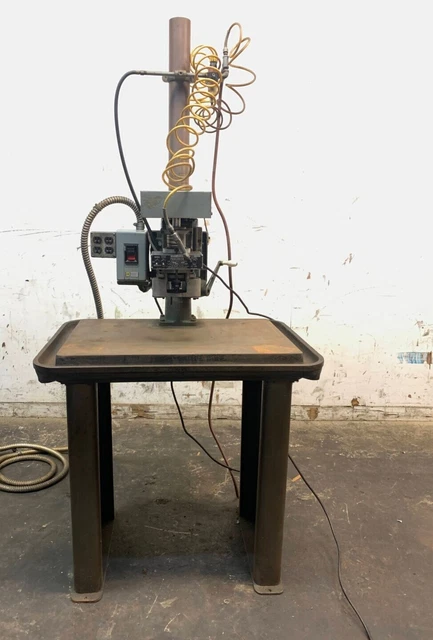 Procunier Safety Chuck Co. Lead Screw Tapping Machine CCR16138