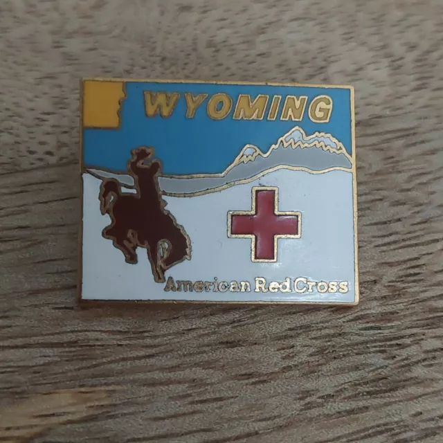 Vtg. 1986 American Red Cross ARC Pin Wyoming Territory - Casper