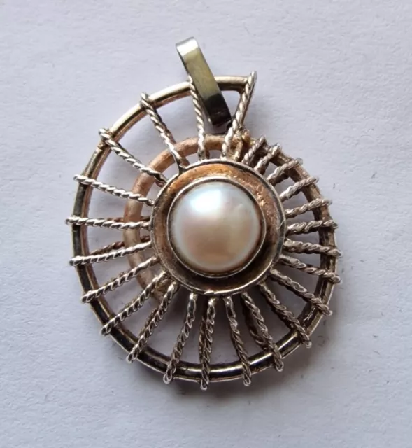 925 Sterling Silver & Pearl Nautilus Shell Shaped Pendant