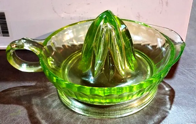 vintage Juicer Green Depression Vaseline Glass Uranium Ring Handle