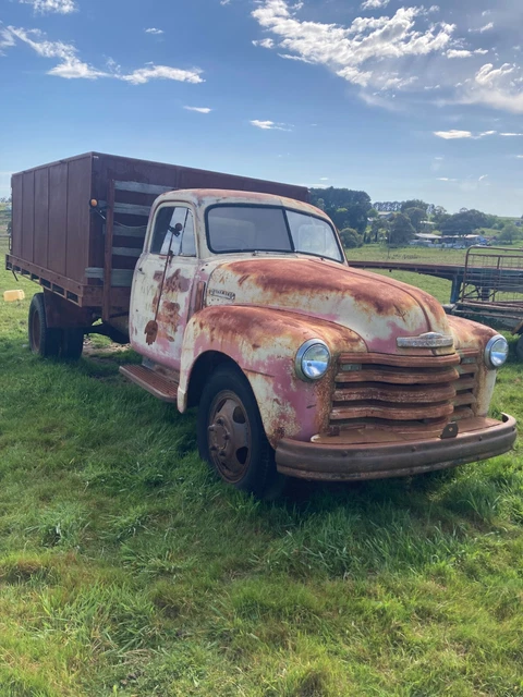 Vintage Chev Maple Leaf Tray Truck. 1952. All Original Condition. Great Project.