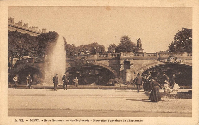 Cpa 57 Metz Nouvelles Fontaines De L'esplanade