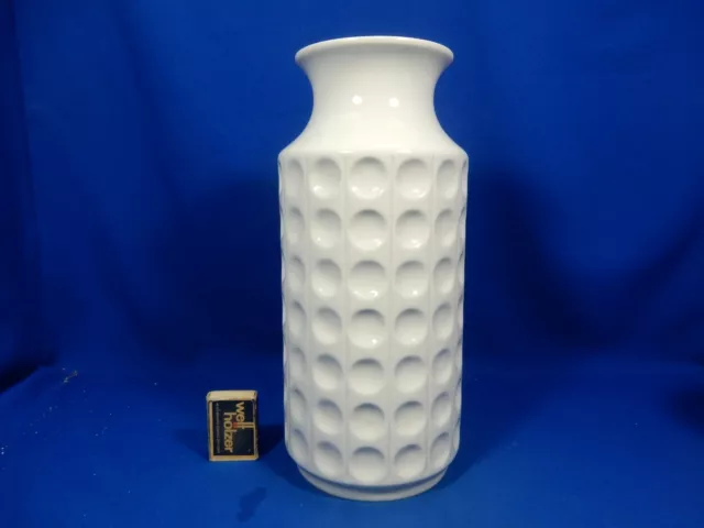 Well shaped 70´s design Hutschenreuther  " Relief " Porzellan Vase white  30 cm