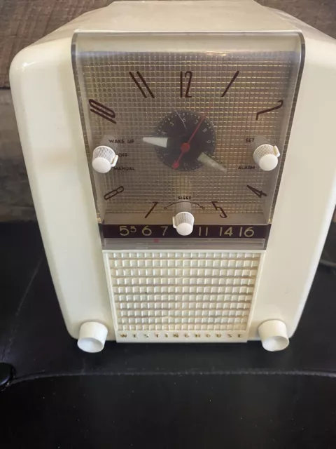 Vintage Westinghouse H-398T5 Bakelite Clock Radio Ivory WORKS