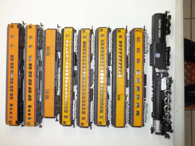 35 HO Union pacific 8 car passenger train with 4-8-2 steam locomotive &interiors