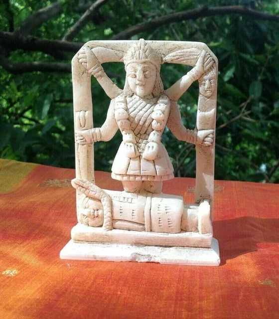 Statua della dea Kali Statuetta indiana in pietra antica Scultura indù India E