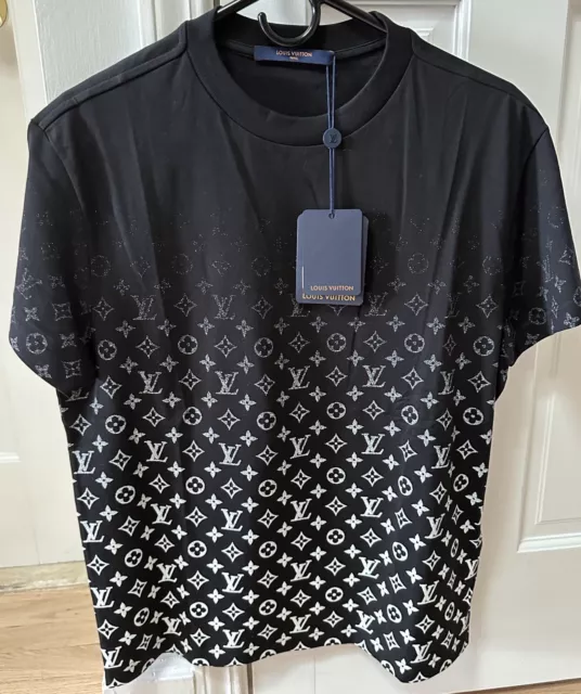 Shop Louis Vuitton Lvse Monogram Gradient T-Shirt (1A8HKQ) by CITYMONOSHOP