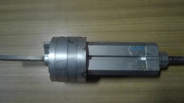 Attuatore lineare rotante FESTO DSL-32-80-270 556516 / #D M1CP 8028