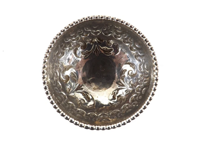 Antique Dutch Silver Beautifully Embossed Open Salt On Three Lion Feet Ref 389/2