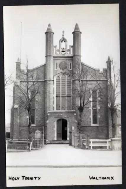 Postcard Waltham Cross nr Cheshunt Hertfordshire the Holy Trinity church RP