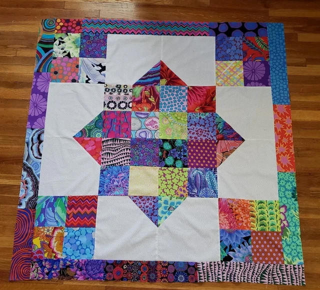 TELAS SCRAPPY COLORIDAS PATCHWORK COLCHA TOP KAFFE FASETT 41 pulgadas. CUADRADO