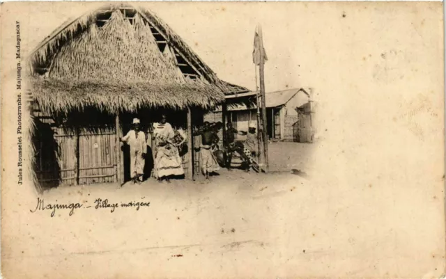 CPA AK Majunga- Village indigene MADAGASCAR (819687)